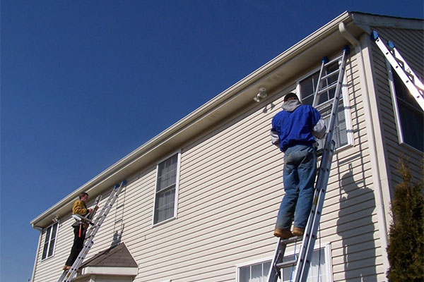 How to choose the right siding contractor to get value for money