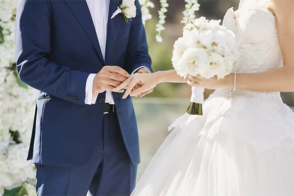 The Pros and Cons of Wedding Loans